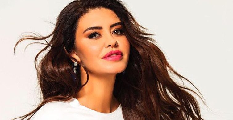 Ebru Polat'tan Sahnede Elbise Önlemi