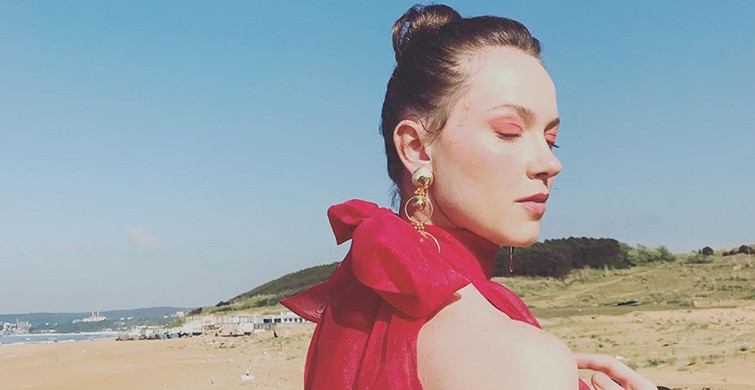 Ece Çeşmioğlu Fotoğrafları - Ece Çeşmioğlu Resimleri