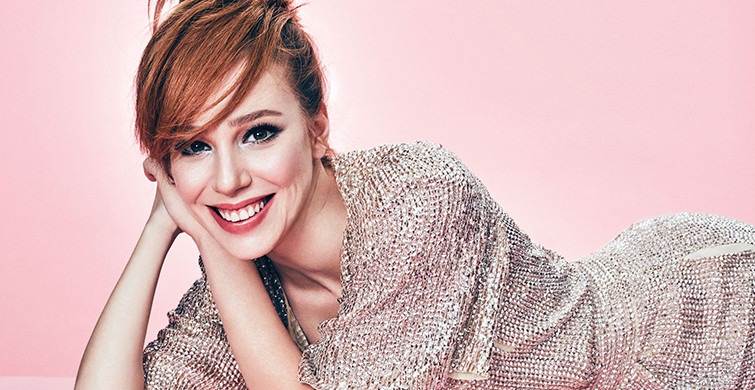 Elçin Sangu'dan Hayranlarına Şok Eden Haber!