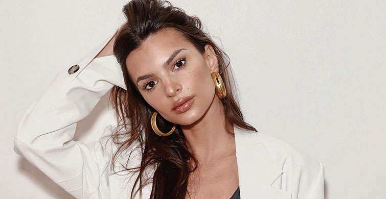 Emily Ratajkowski Kendi Markasının Tanıtımını Yaptı