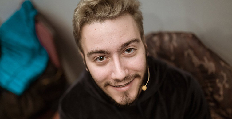 Enes Batur Fotoğrafları - Enes Batur Resimleri