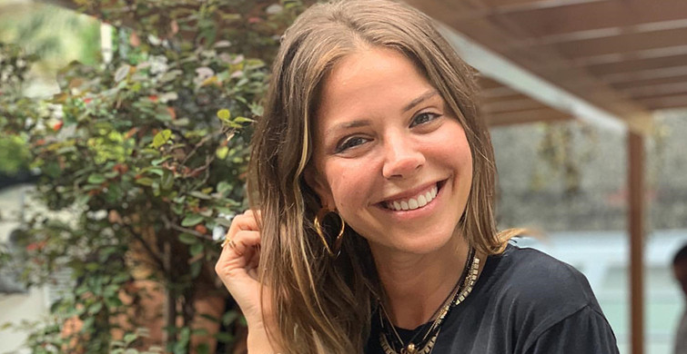 Esra Eron'dan Tatil Pozu
