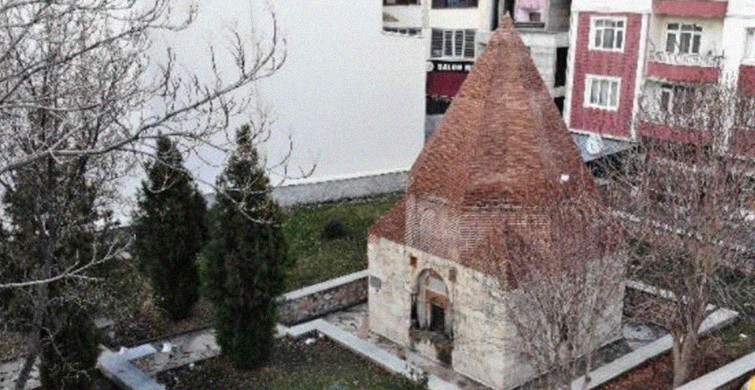 Evliya Türbesi Sanıp Dua Ettikleri Yer Bakın Kimin Mezarı Çıktı!