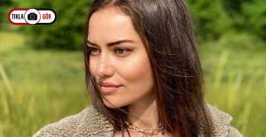 Fahriye Evcen Yeni Pozlarıyla Sosyal Medyayı Salladı