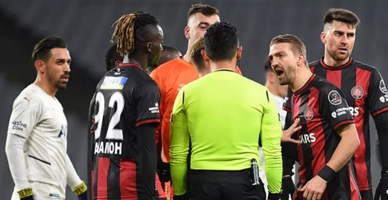 Fatih Karagümrük - Fenerbahçe Maçında Kırmızı Kart Gören Caner Erkin'in Hakeme Söylediği Sözler Ortaya Çıktı!