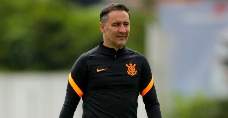Fenerbahçe'nin eski teknik direktörü Vitor Pereira, Bright Osayi Samuel'i takımına transfer etmek istiyor!