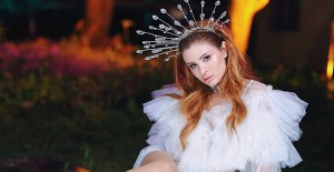 Feride Hilal Akın Fotoğrafları - Feride Hilal Akın Resimleri