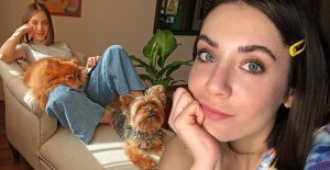 Fulya Zenginer, Köpekleriyle Maske Yaptı