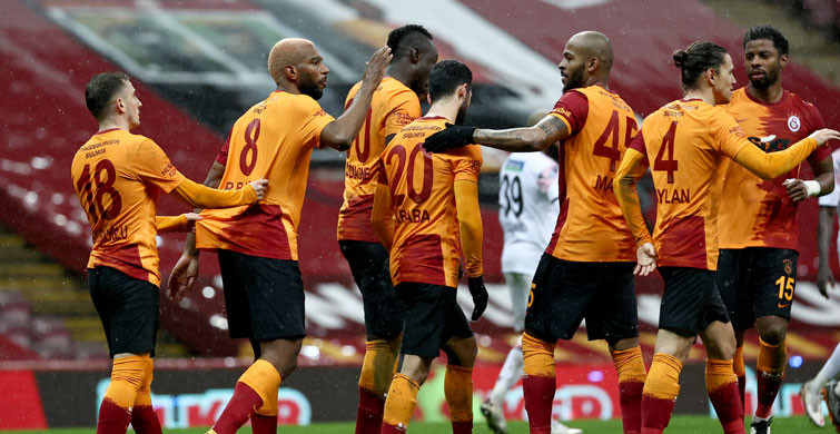 Galatasaray'da Değişim Başlıyor!