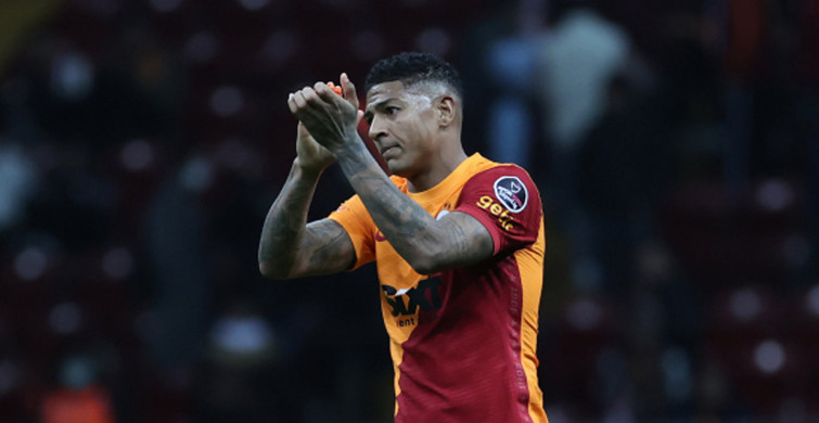 Galatasaray'ın yıldız isimlerinden Patrick Van Aanholt'un Fatih Terim'in görevden ayrılması hakkında söylediği sözler büyük ses getirdi