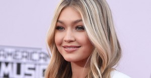 Gigi Hadid Anne Oluyor