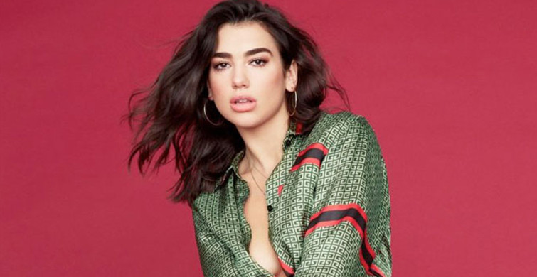 Giydiği Elbise Dua Lipa'ya Zor Anlar Yaşattı