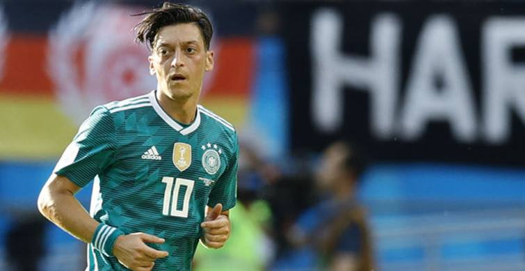Amine Gülşe'den Sevgilisi Mesut Özil'e Tam Destek