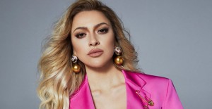 Hadise Özel Aracında Dans Ettiği Anları Paylaştı