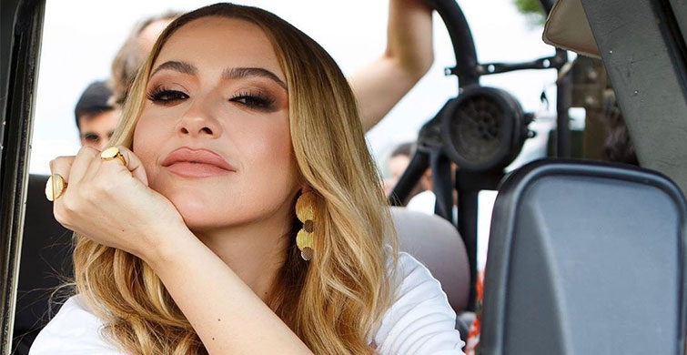 Hadise Annesi Gülnihal Açıkgöz’ün Doğum Gününü Kutladı
