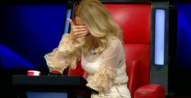 O Ses Türkiye Programında Hadise Ağlayınca Acun Ilıcalı Çekimi İptal Etmek İstedi