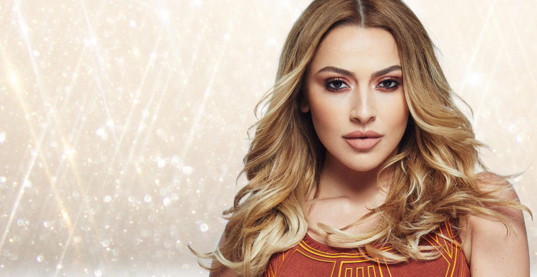 Hadise'den Sosyal Medyayı Sallayan Pozlar!