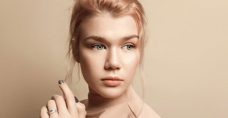 Biometrik Fotoğrafta Güzel Çıkmanızı Sağlayacak Makyaj Tüyoları