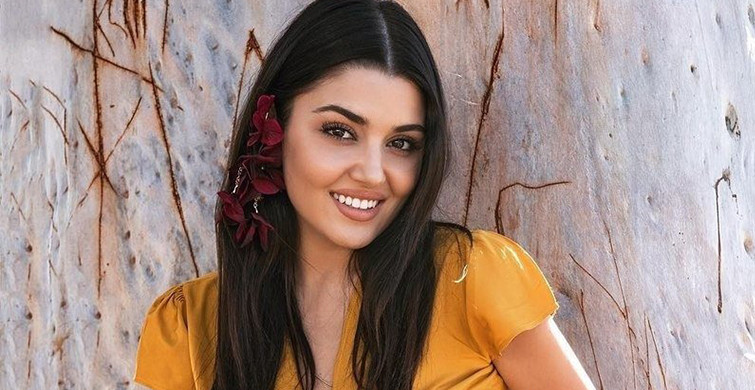 Hande Erçel, Ablası Gamze Erçel ile Objektif Karşısına Geçti