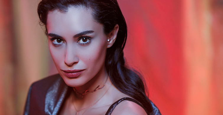 Hande Doğandemir Fotoğrafları - Hande Doğandemir Resimleri