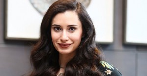 Hande Doğandemir Çekim Sevincini Takipçileriyle Paylaştı