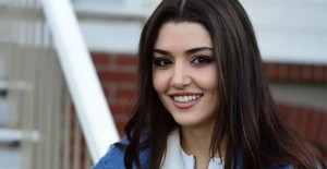Hande Erçel Kendisini Karantinaya Aldı