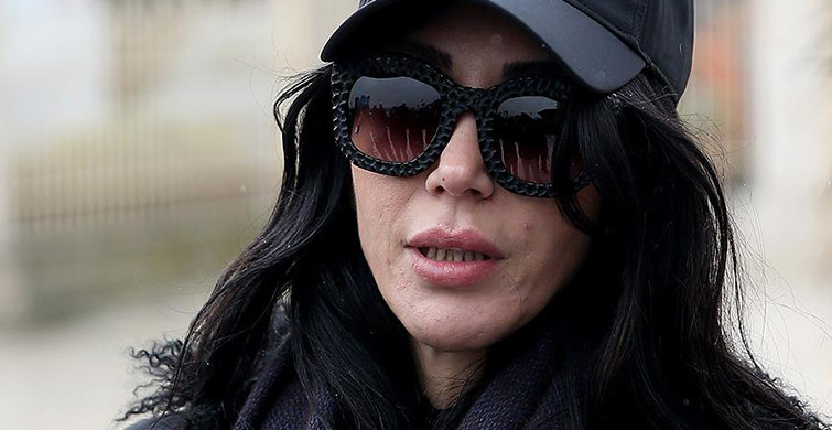 Hande Yener Bikinili Paylaşımı İle Sosyal Medyayı Salladı