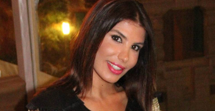 Hatice'den Derin Dekolteli Pozlar