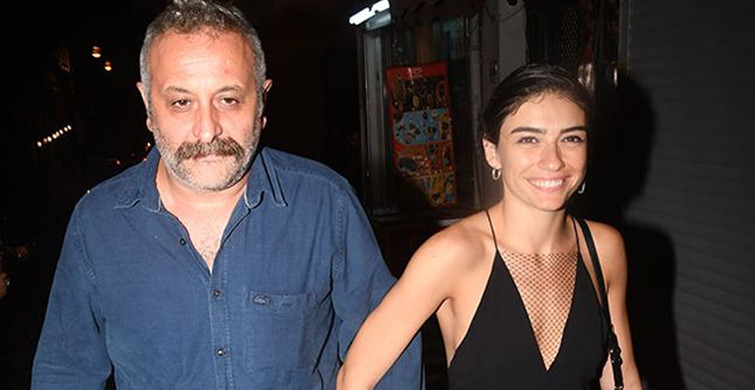 Hazar Ergüçlü ve 19 Yaş Büyük Sevgilisi Onur Ünlü'den Romantik Kare 