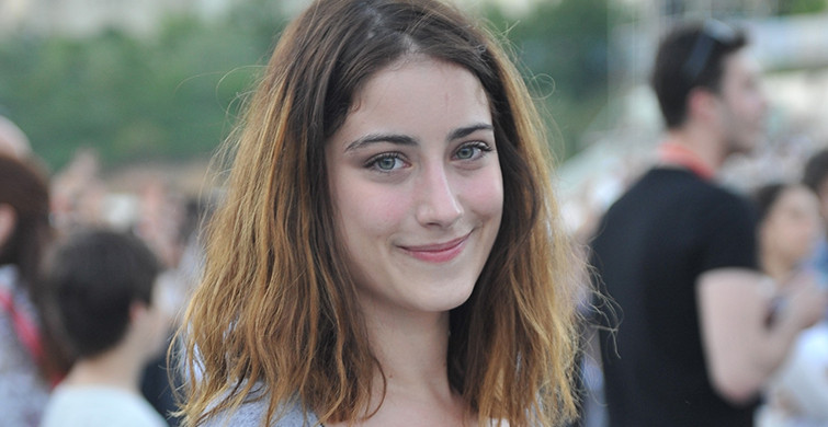 Hazal Kaya'dan Duygusal Doğum Günü Paylaşımı