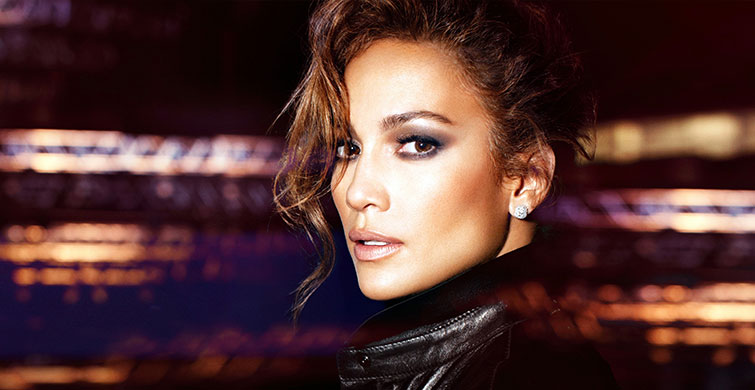 Jennifer Lopez Plaj Paylaşımıyla Dikkat Çekti