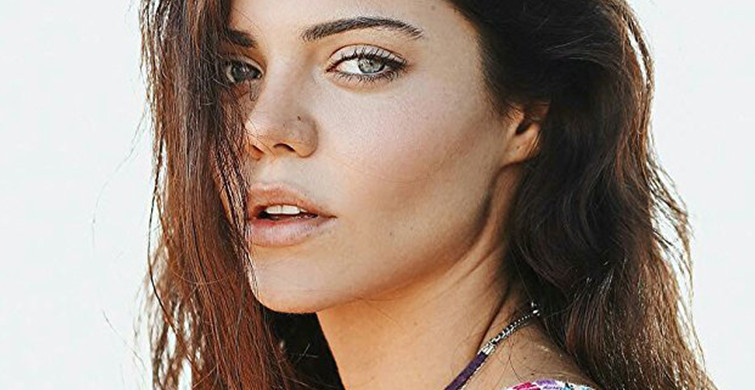 Hilal Altınbilek'in Annesiyle Olan Fotoğrafına Beğeni Yağdı
