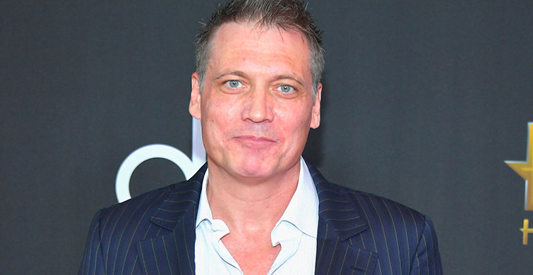 Holt McCallany Kimdir? Holt McCallany Boyu Kaç, Kilosu Kaç, Aslen Nereli, Sevgilisi Kimdir?