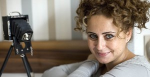 Esra Akkaya Londra’dan Döndü