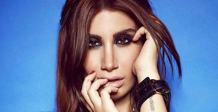 İrem Derici, Köpeğiyle Verdiği Pozla Dikkat Çekti