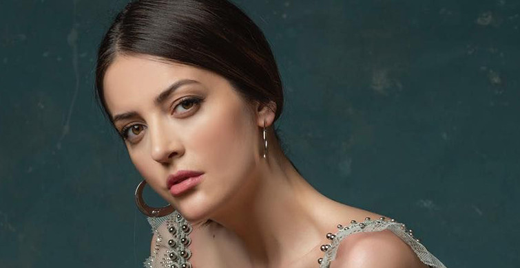 İrem Sak Takipçilerinden Gelen Mesajları İfşa Etti