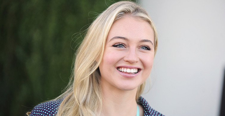 Iskra Lawrence Hamile Olduğunu Açıkladı