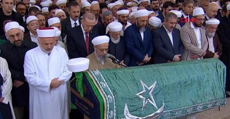 İsmailağa Cemaati lideri Hasan Kılıç'ın tabutunun üzerindeki örtünün anlamı ortaya çıktı!