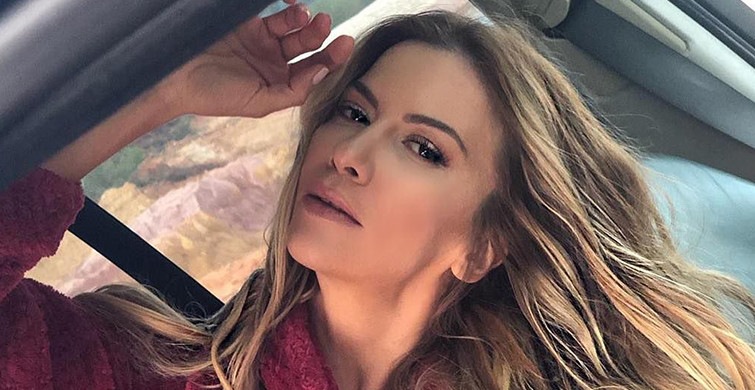 Ivana Sert'e Tarhan Telli'den Gül Jesti