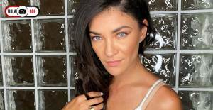 Ünlü Oyuncu Jessica Szohr, Takipçilerine Hamile Olduğunu Duyurdu