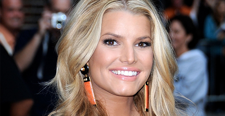 Jessica Simpson Kimdir? Jessica Simpson Boyu Kaç, Kilosu Kaç, Aslen Nereli, Sevgilisi Kimdir?
