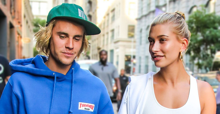 Hailey Baldwin Miami'de Objektif Karşısına Geçti
