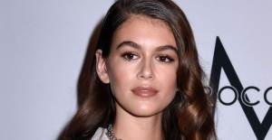 Kaia Gerber Canlı Yayında Saçını Boyadı
