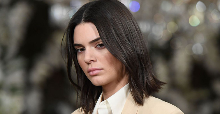 Kendall Jenner Torbaların Arkasına Saklandı