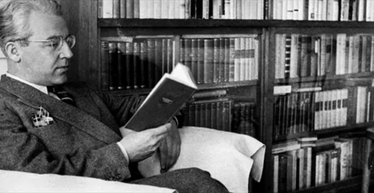 Kitap İncelemesi: Kürk Mantolu Madonna
