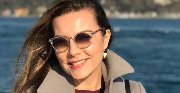 Burcu Kara Takipçilerinin Yeni Yılını Kutladı