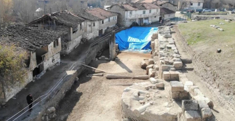 Kütahya'da Bir İlginç Olay! Gören Bir Daha Bakıyor