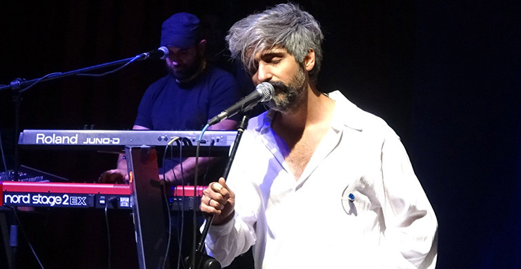 Manuş Baba Bitlis'te Konser Verdi