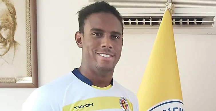 Mario Balottelli'nin Kardeşi Enock Barwuah, Menemenspor'a Transfer Oldu!