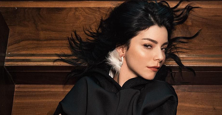Merve Boluğur Siyah Bikinisiyle Dikkat Çekti